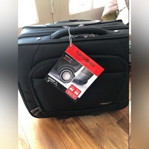 Samsonite Xenon 2 Ultra Portfolio 13" Laptop Carrying Bag with wheels! NWT